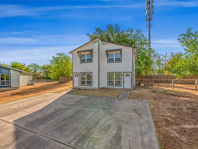 3345 Lodgepole Cir — Photo 1