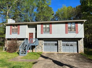 2096 Chestnut Log Cir, Lithia Springs, GA 30122