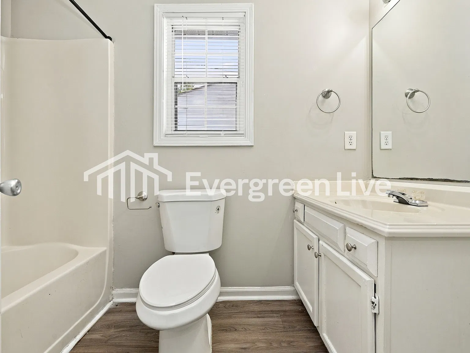 3 bed, 2.5 bath, 1760 sqft, $1,795 — Photo 3