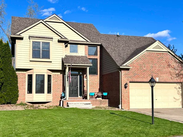 52504 Mary Martin Dr, Chesterfield, MI 48051
