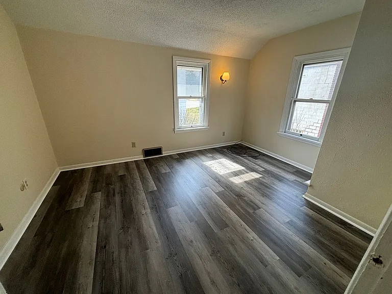 101 Stokes Ave — Photo 9