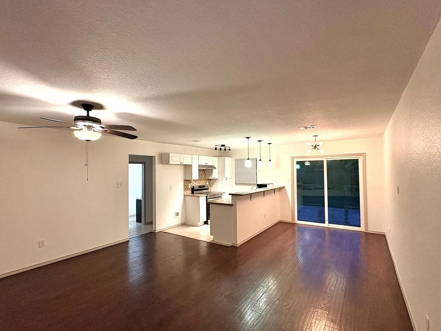 Charming & Move-In Ready 4BR Home in San Antonio — Photo 2