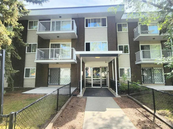 10835 114th St NW #212, Edmonton, AB T5H 3K3