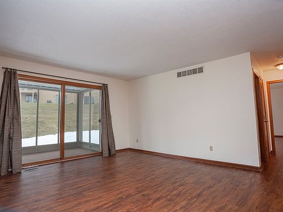 3rd image of 5302 Sand Piper Pl