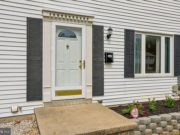 4th image of 2010 Wintergreen Pl