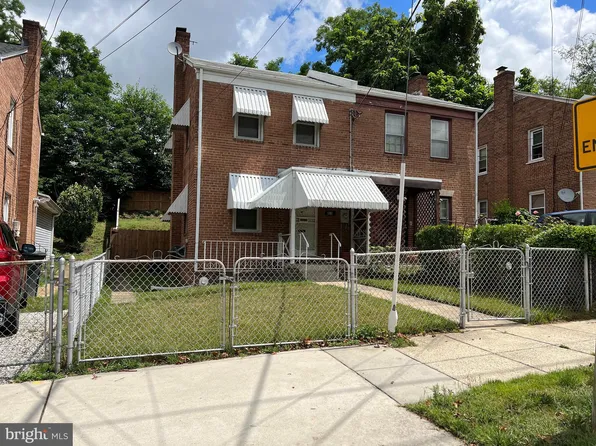 4618 B St SE, Washington, DC 20019