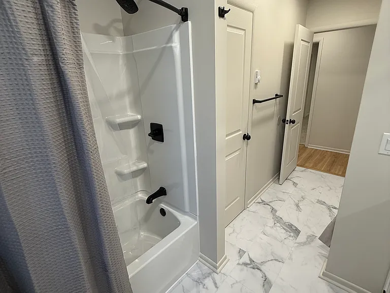 1601 Washington Ave #1 — Photo 4
