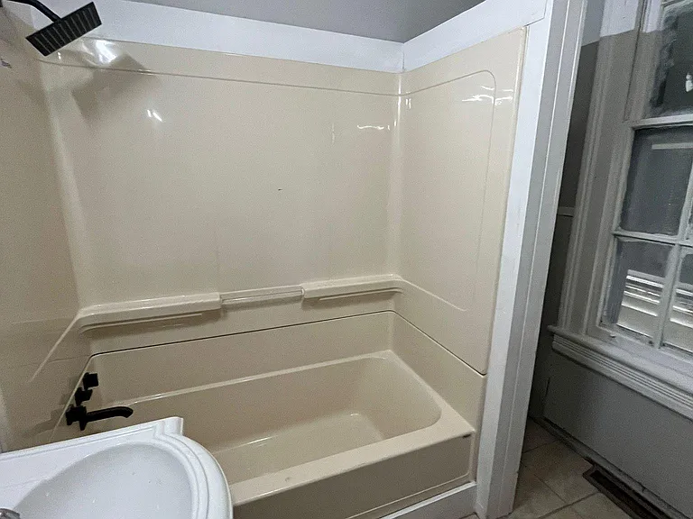 684 2nd Ave #1R — Photo 8