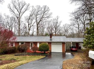 12 Botany View Ct, Asheville, NC 28805