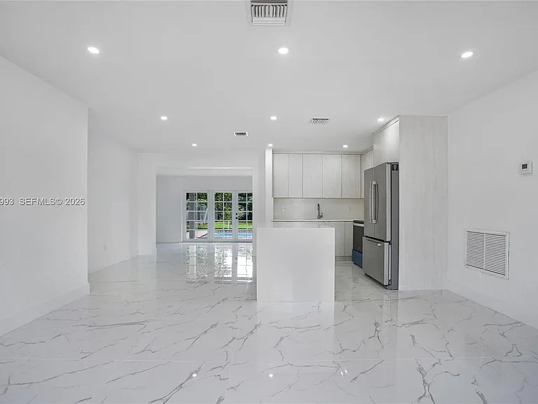 W 72nd Pl — Photo 27