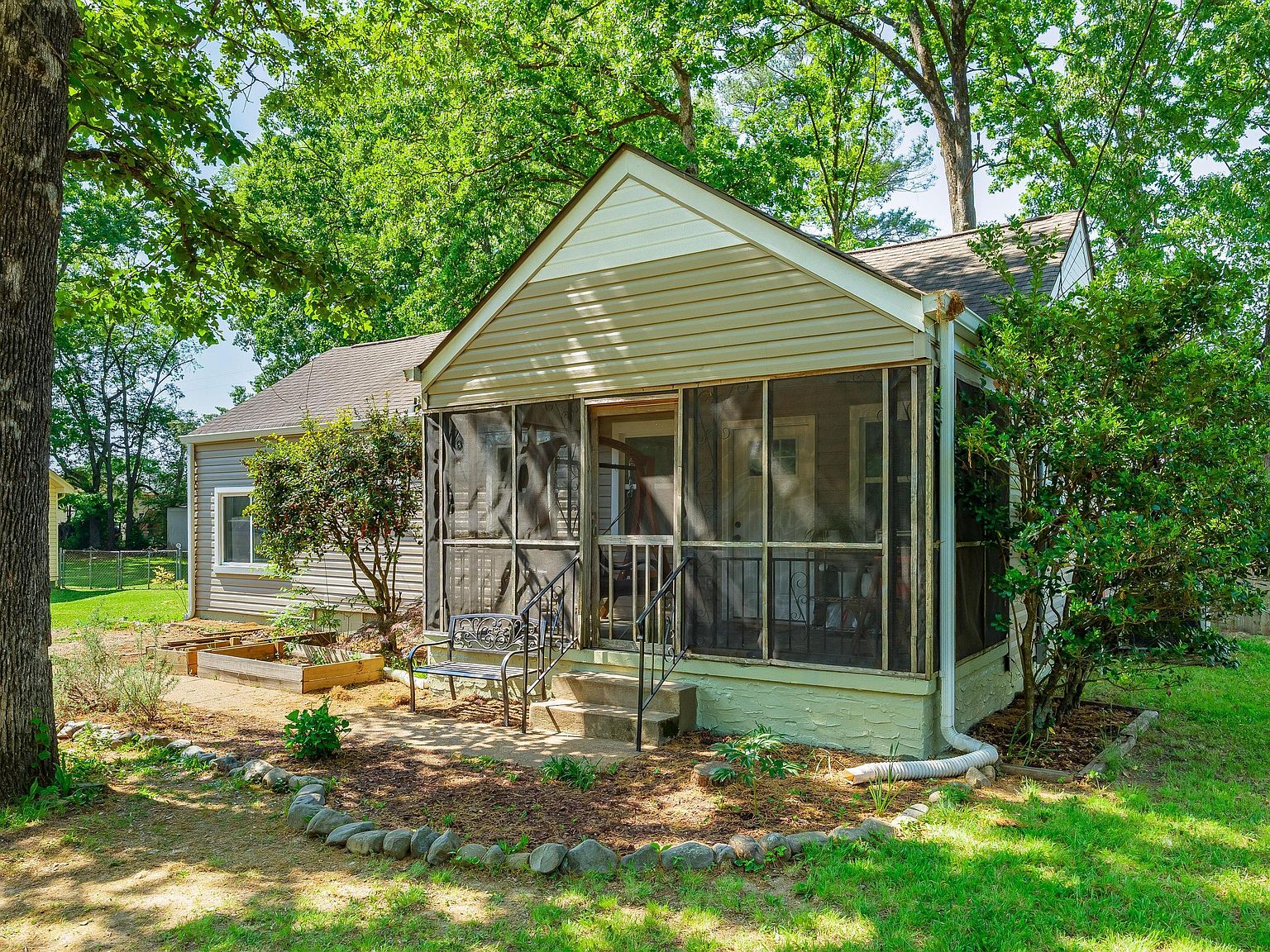 5000 Golfview Dr