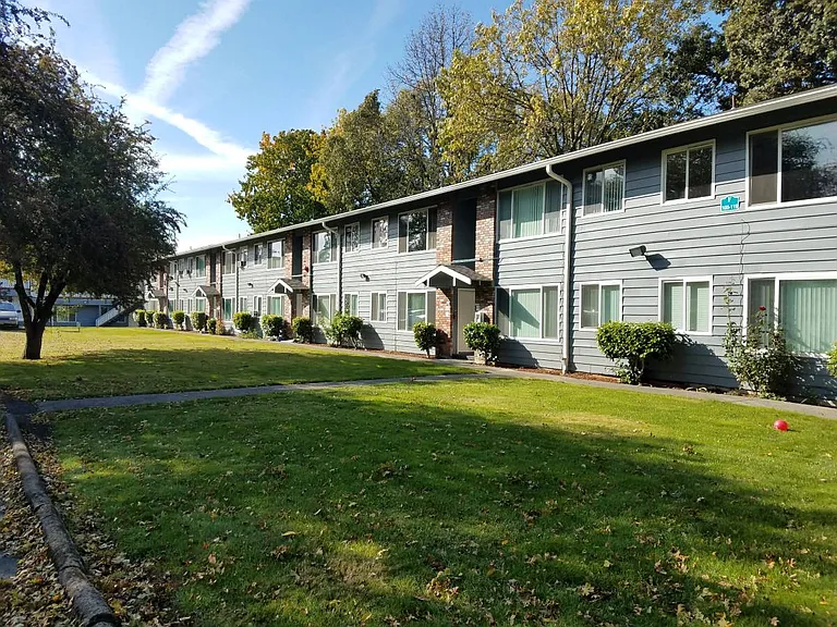 Hawthorne Villa Apartments — Photo 19