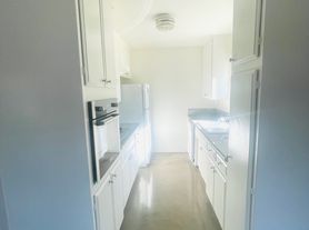 4534 Los Feliz Blvd
