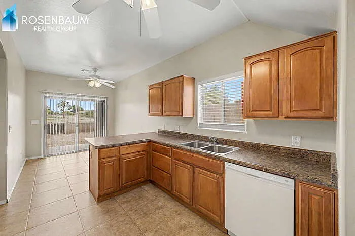 15237 S Moon Valley Rd #D — Photo 13