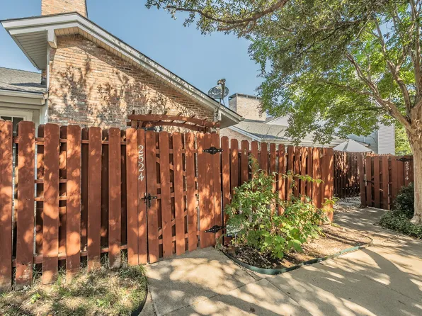 2524 Shady Ridge Dr, Bedford, TX 76021