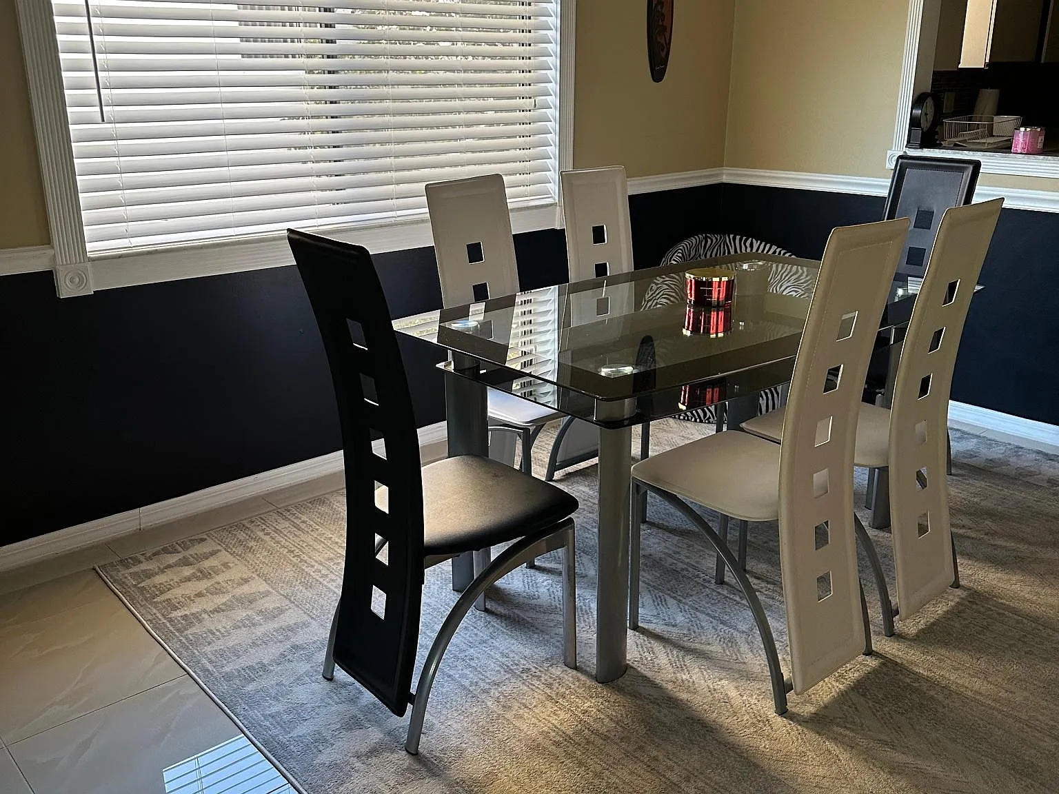 3 bed, 1354 sqft, $2,200 — Photo 3