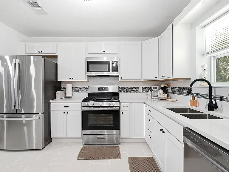 125 3rd Ave SW — Photo 7
