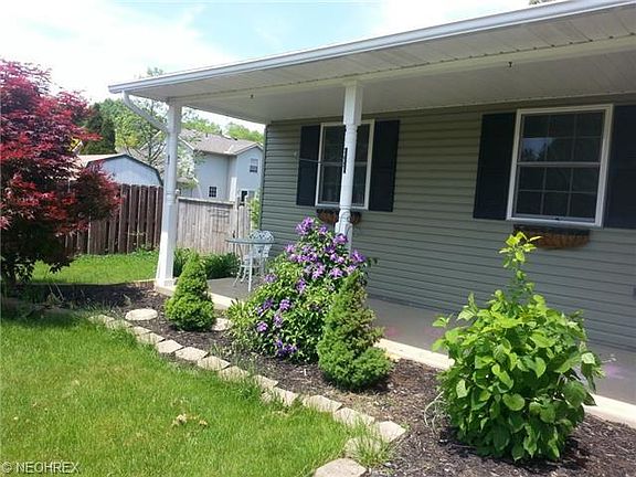 2nd image of 928 Hillside Dr