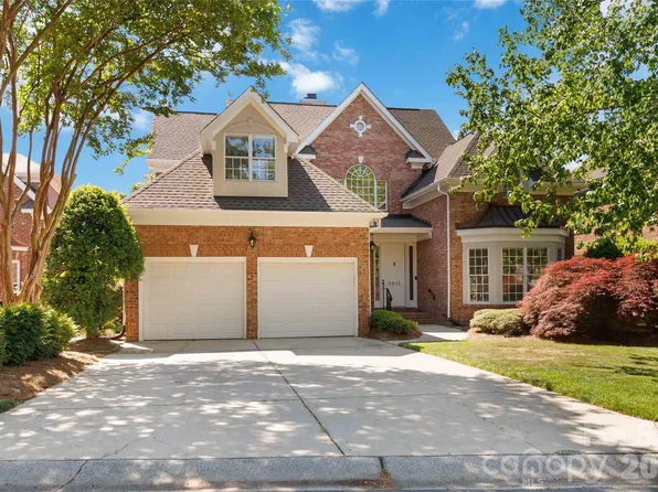 5613 Fairway View Dr, Charlotte, NC 28277