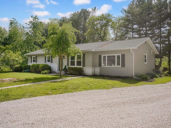 2nd image of 629 Concord Rd