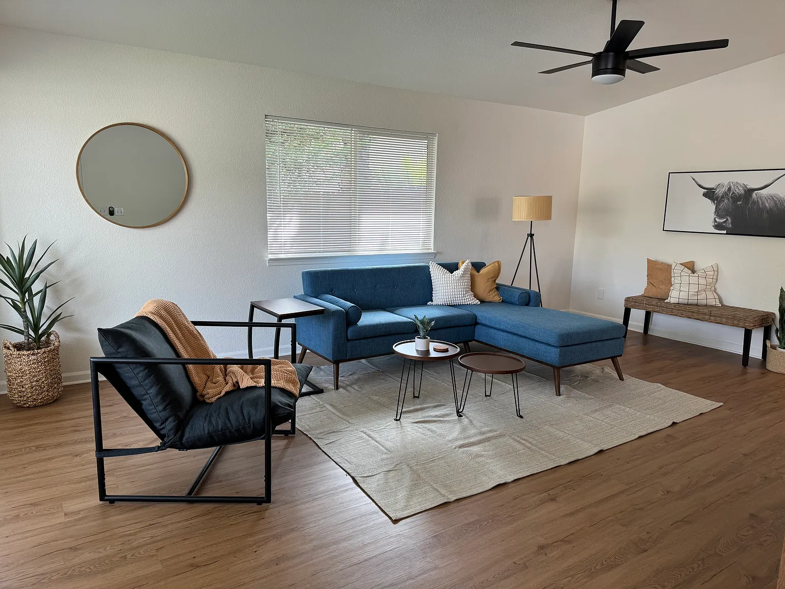 1829 Strauss Ln — Photo 3