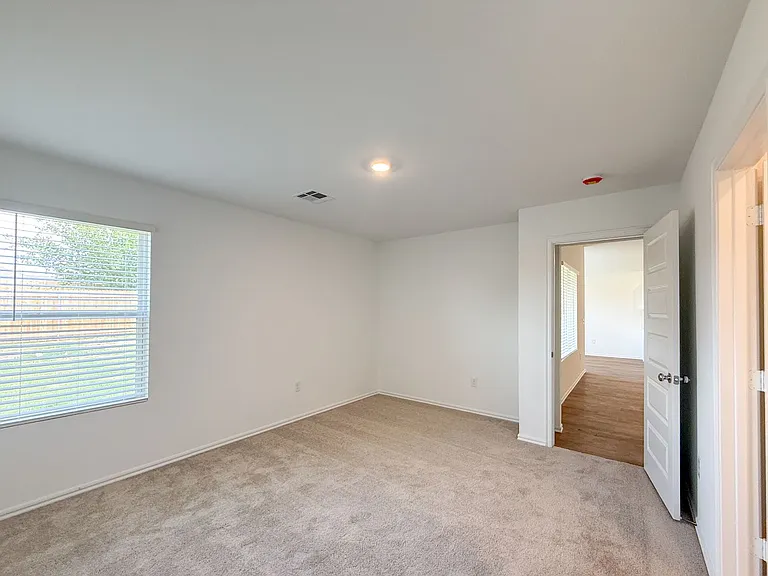 16309 Harvester Dr — Photo 10