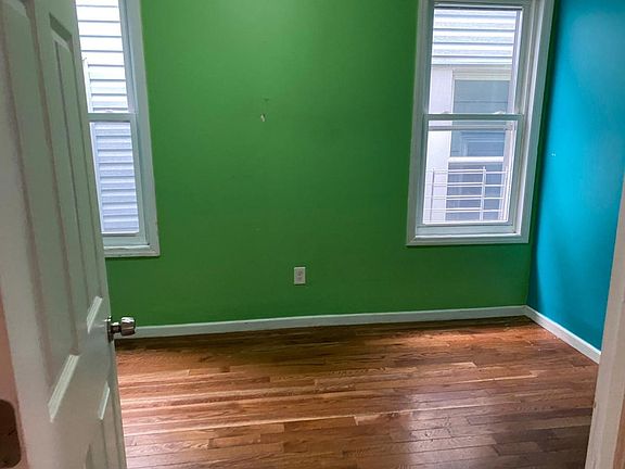 2nd image of 10 Seabury St Floor 2