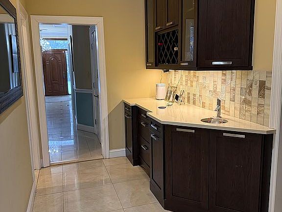 5th image of 339 Midwood Rd