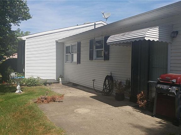 2nd image of 6 Hampshire Ln #72