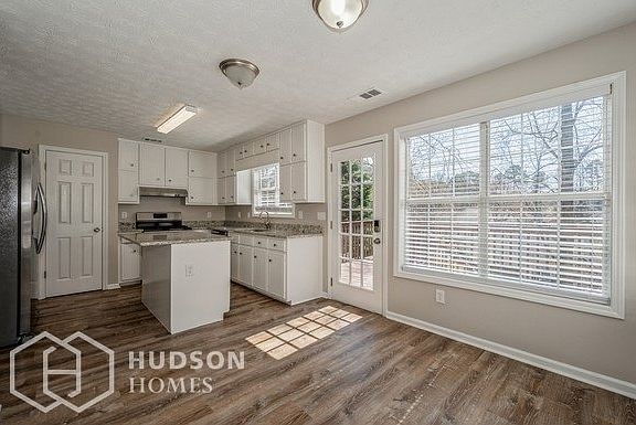 5th image of 2380 Golden Valley Dr