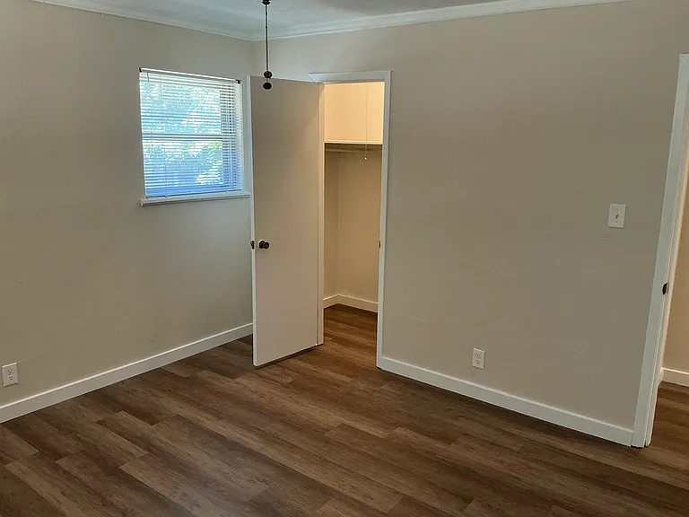 5909 Whitman Ave — Photo 16