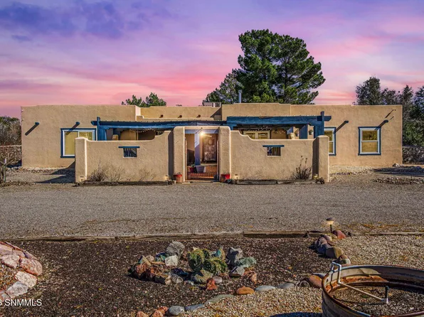 5240 Singer Rd, Las Cruces, NM 88007