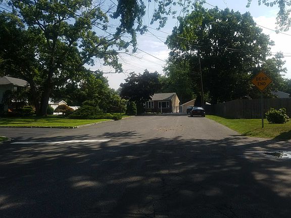 5th image of 13 Oak St