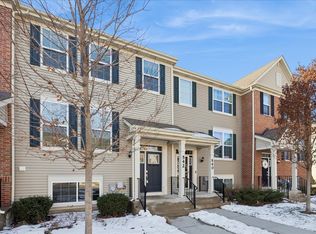 542 Cimmaron Cir, Crystal Lake, IL 60012