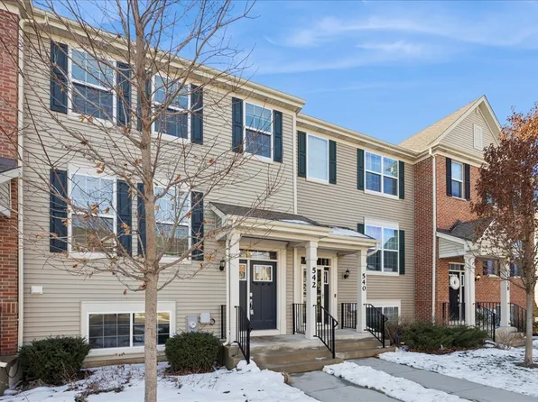 542 Cimmaron Cir, Crystal Lake, IL 60012