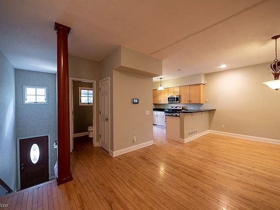 3rd image of 2738 Euclid Heights Blvd #5