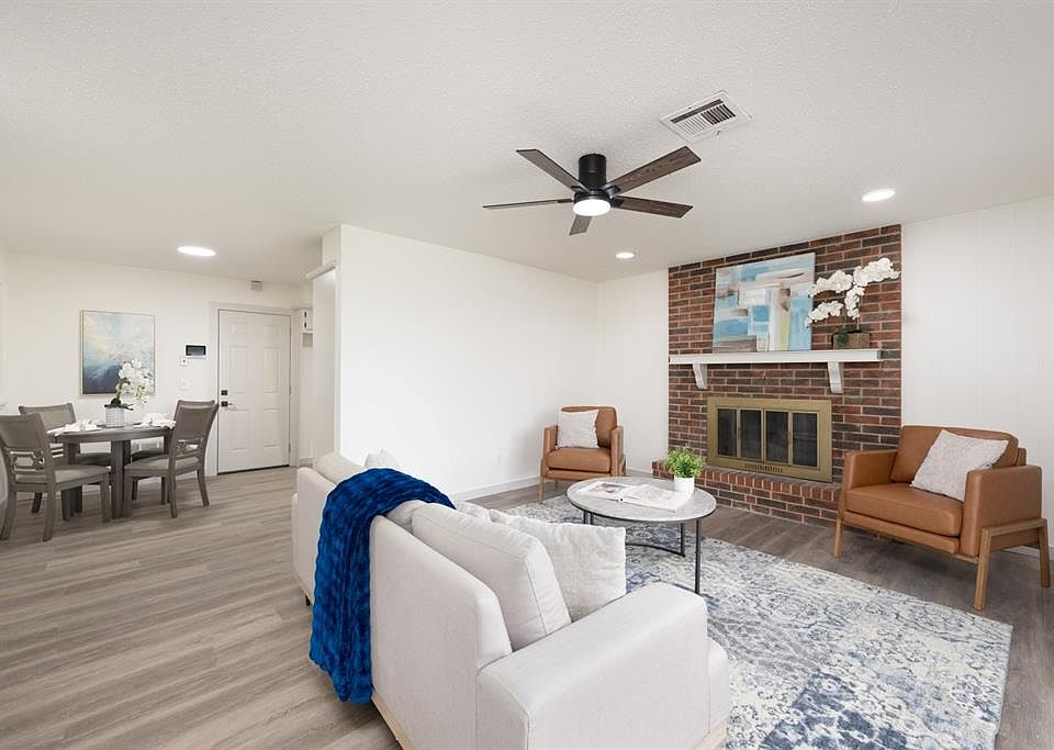 1st image of 103 Aspen Dr