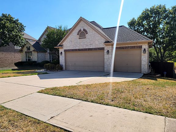 3rd image of 10504 Medinah Greens Dr