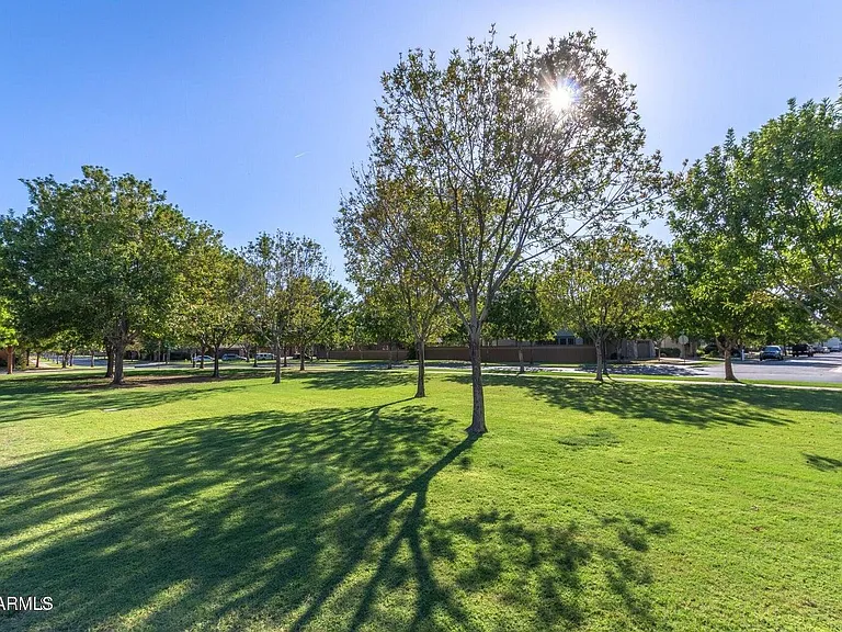 4337 E Vaughn Ave — Photo 38