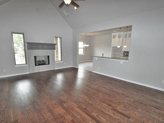 3rd image of 10405 Cherrywood Dr