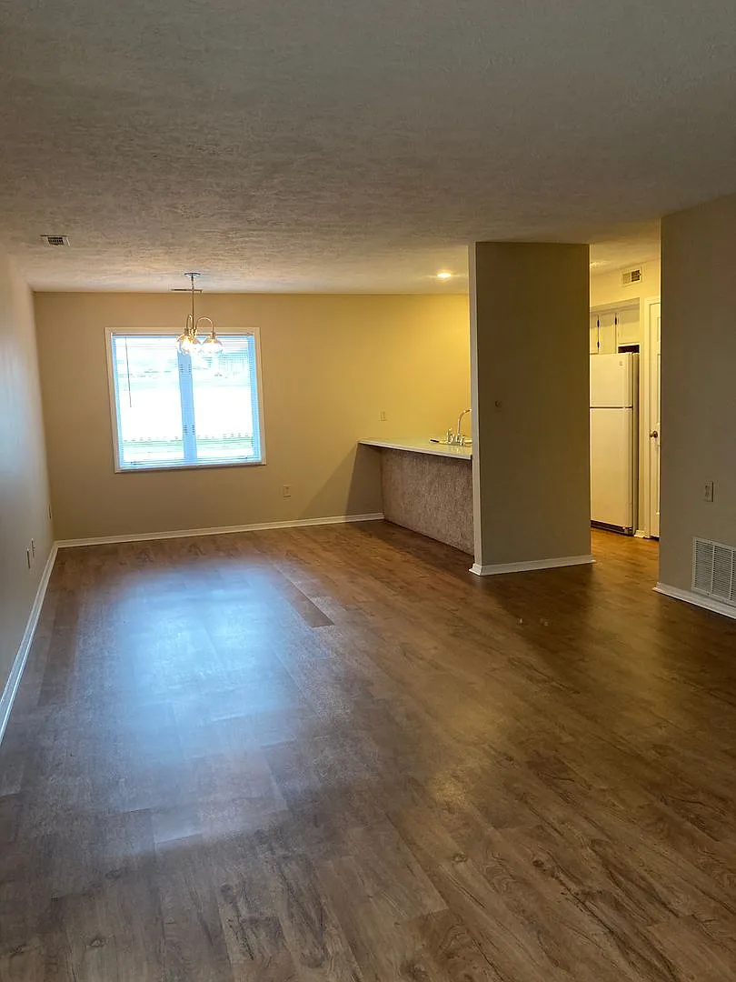 3 bedroom, 2.5 bath Condo: Gentry Quarters Complex — Photo 2