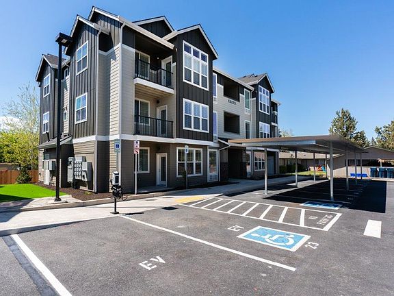4th image of 2031 NE Holliday Ave #108