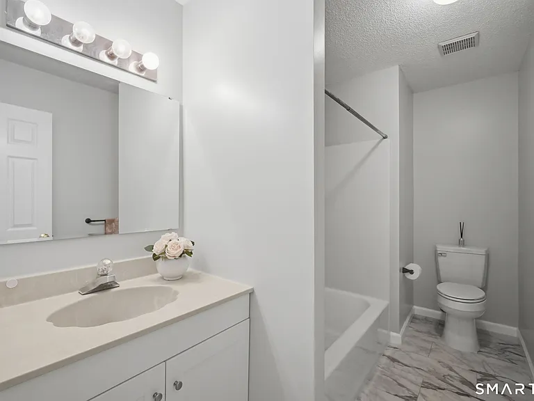 808 Mill Pond Dr #808 — Photo 16