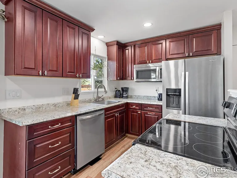 435 Columbine Ave — Photo 1