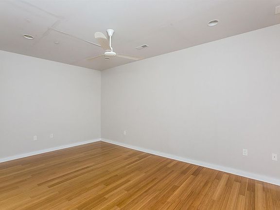 5th image of 811 N 2nd St APT 4C