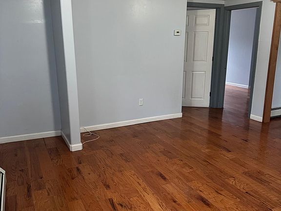4th image of 27 White Ave #1