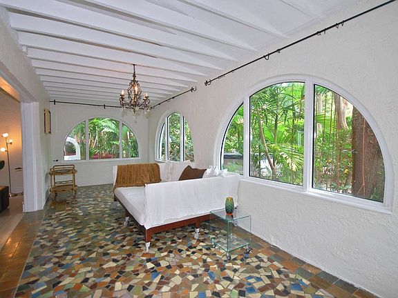 Front Foyer with lots of light
