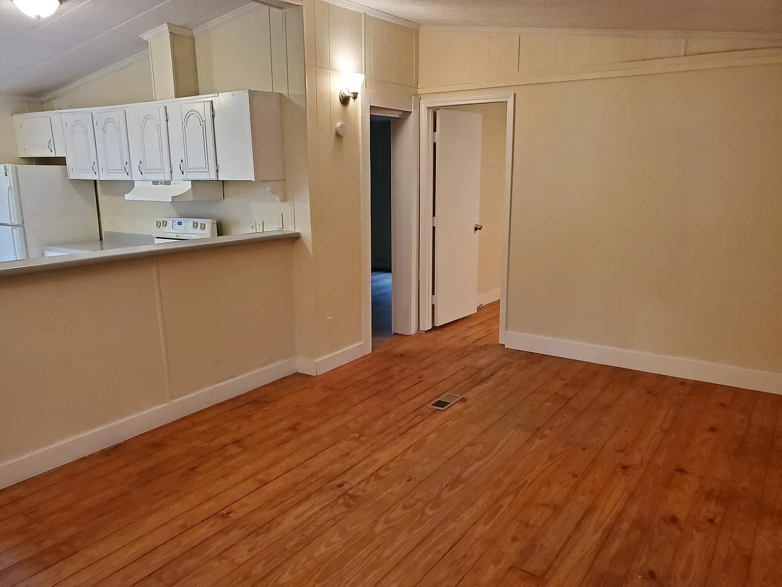 3 bed, 1344 sqft, $1,500 — Photo 3