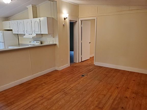 3rd image of 178 Dolphin Dr SE