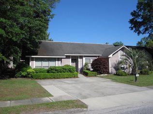 8 Thomas Walter Cir, Santee, SC 29142